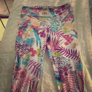 Fresh Produce Sz M Cotton Capri Leggings
